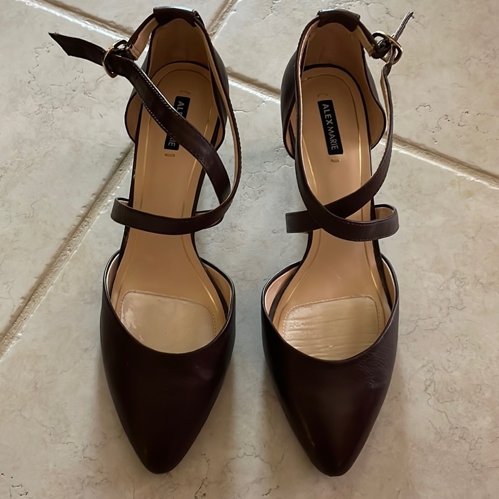 Wore once. Excellent condition